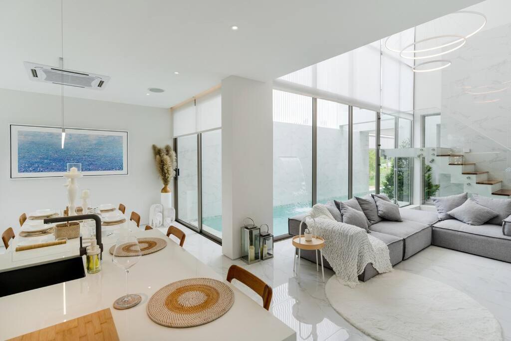 The Residence By Andaman Villa プーケット エクステリア 写真
